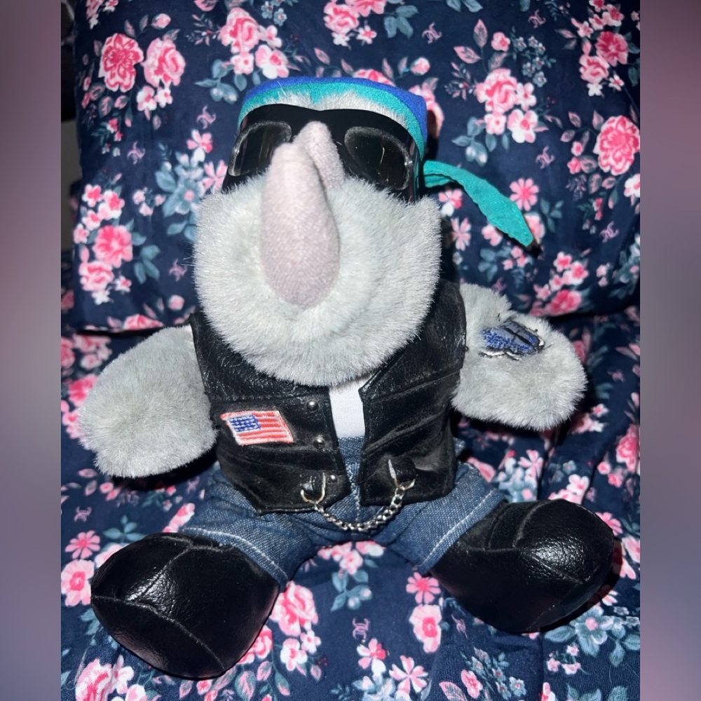 RhinoCort Aqua plush